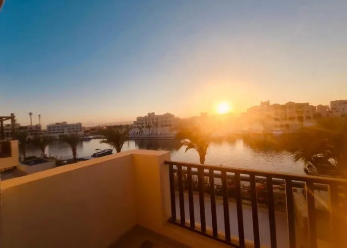 New Overlooking The Marina In Elgouna *