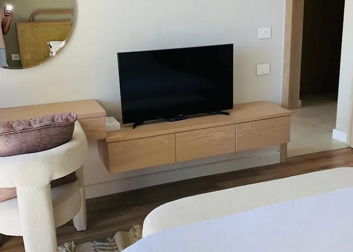 New Overlooking The Marina In Elgouna Apartman *