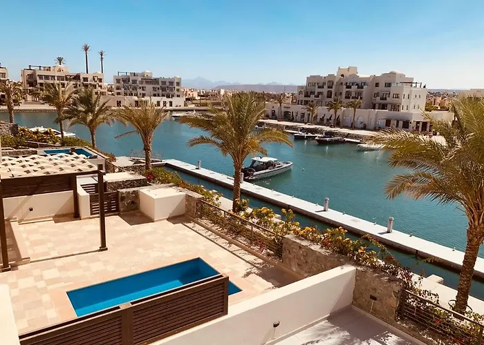 New Overlooking The Marina In Elgouna Apartman