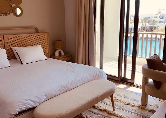 New Overlooking The Marina In Elgouna Gurdaka